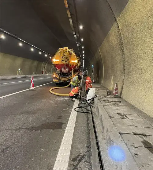 常德隧道排水渠清淤